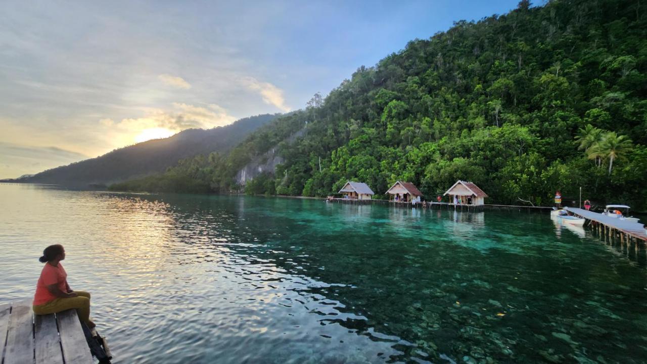 Terimakasih Homestay Pulau Mansuar Экстерьер фото